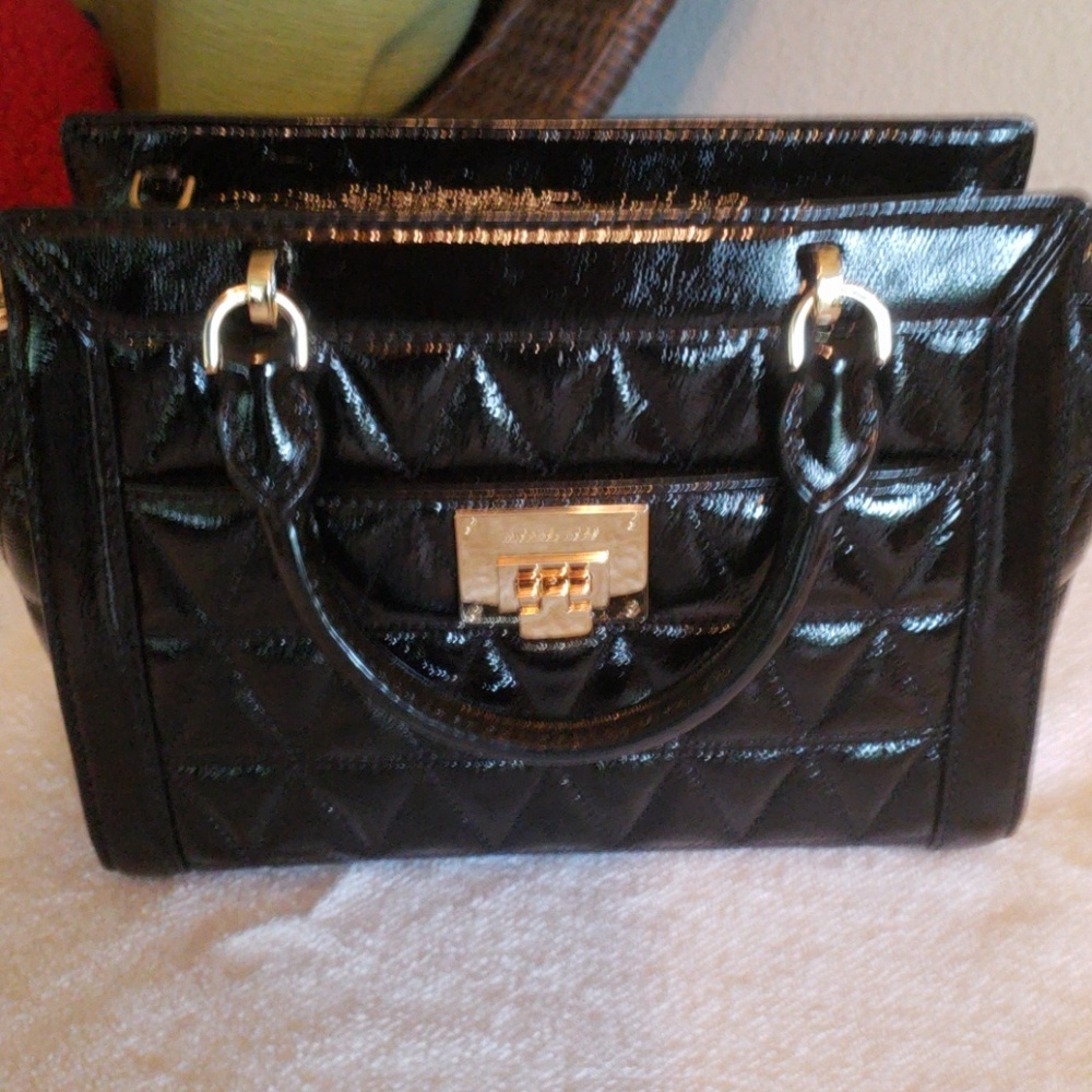 Nwt Michael kors Vivianne blk leather purse